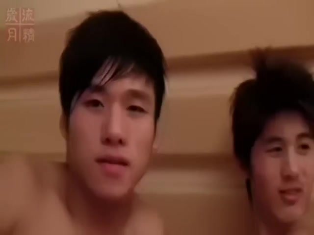 【ゲイ動画】アジア系スリ筋美少年、筋肉美青年の緊張しながら巨根を勃起させるBLセックスが萌える♪