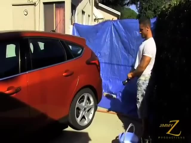 【ゲイ動画】外国人マッチョイケメンが洗車、そして巨根を惜しげもなく披露しながらオナニーする！　かっこ良すぎか！